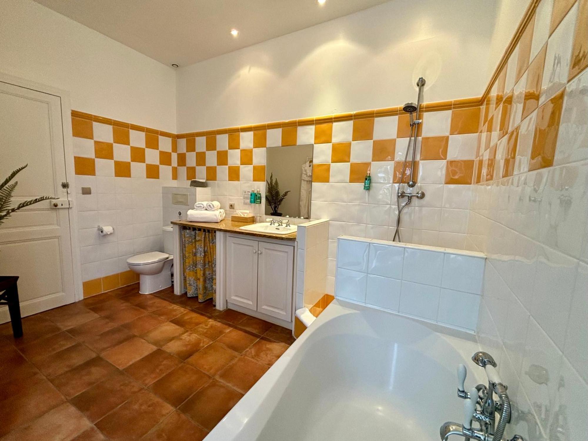 Château de Roquelune Pézenas Extérieur photo
