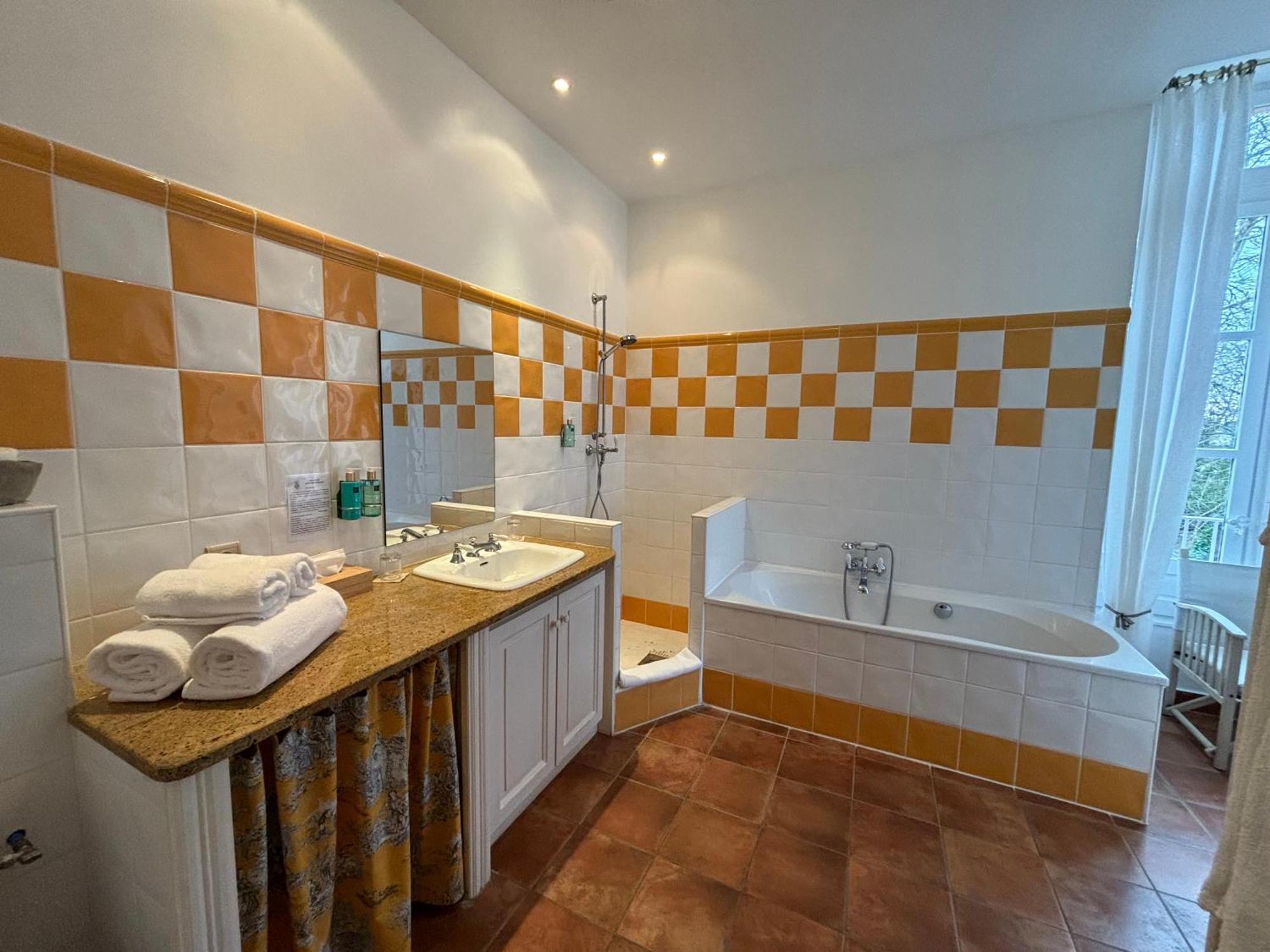 Château de Roquelune Pézenas Extérieur photo